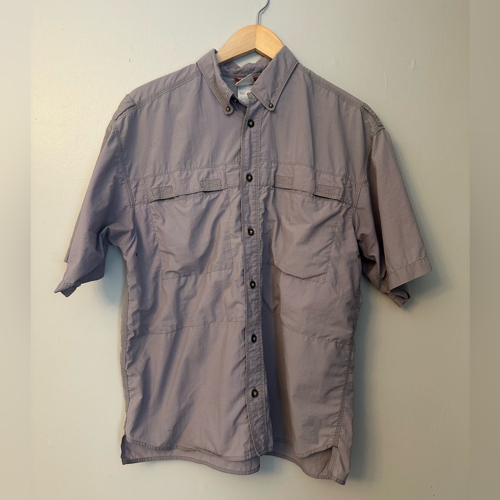 North Face Men's Short Sleeve Button-Up Shirt in Gray M Built In Mesh Detail